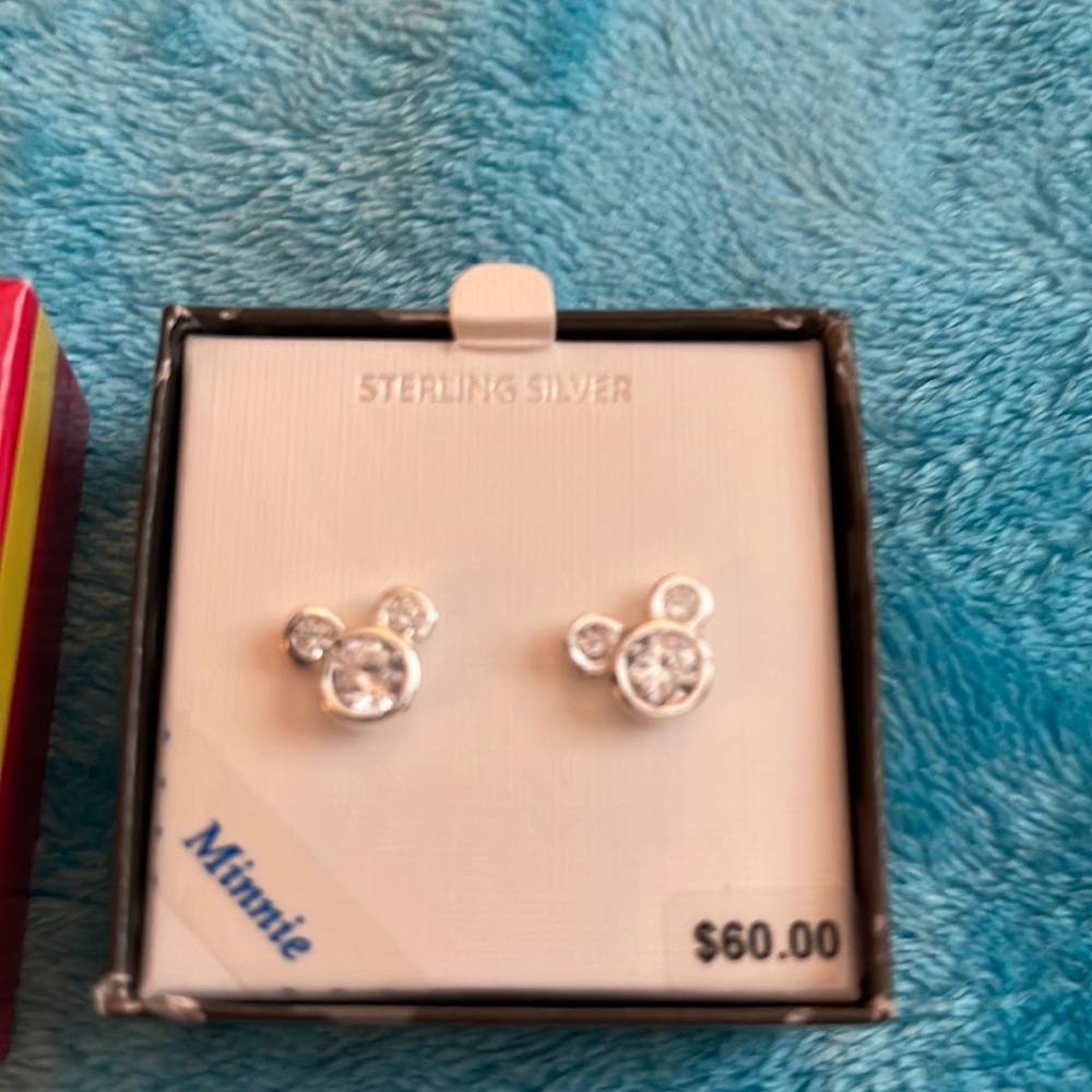 🆕 NWT ~ Disney Kids Jewelry ~ Pierced Earrings